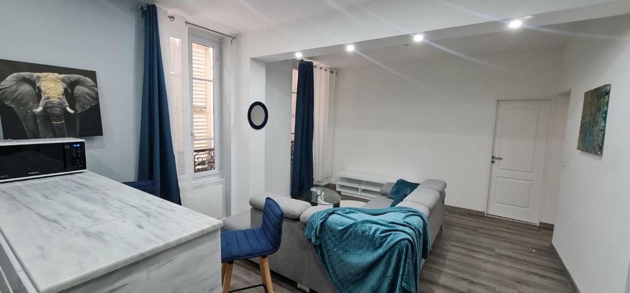 Appartement Tres Lumineux Porte De Saint-cloud - F3 Avec Parentale Parijs