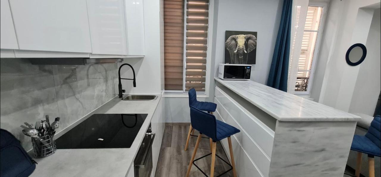 Tres Lumineux Porte De Saint-cloud - F3 Avec Parentale Appartement