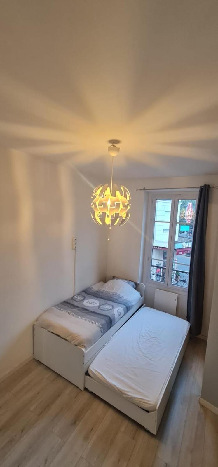 Appartement Tres Lumineux Porte De Saint-cloud - F3 Avec Parentale *